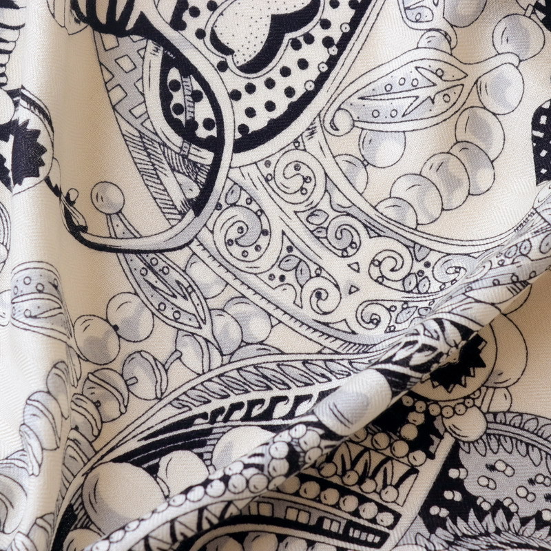 Silk Wool Scarf 135CM Luxury D - Winter Clothing Hong Kong 评论和价格